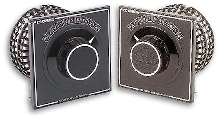 安裝於控制面板上的溫度量測連接元件示意