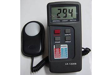 Đánh giá kỹ thuật máy đo cường độ ánh sáng Total Meter LX-1330B